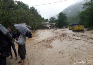 سیل و بارش شدید باران به تاسیسات برق منطقه ییلاقی آق اولر تالش خسارت وارد کرد