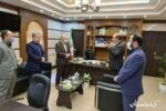 اهداء لوح تقدیر از سوی مدیرکل حفاظت محیط زیست استان گیلان به فرماندار لنگرود
