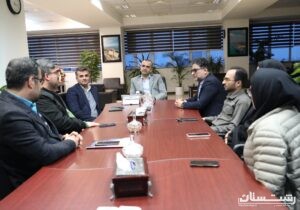مدیرعامل سازمان منطقه آزاد انزلی با اعضای هیئت‌مدیره خانه مطبوعات استان گیلان به گفت‌وگو نشست