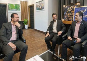 لوح تقدیر شورای شهر برای ارائه خدمات در شبکه آب و فاضلاب